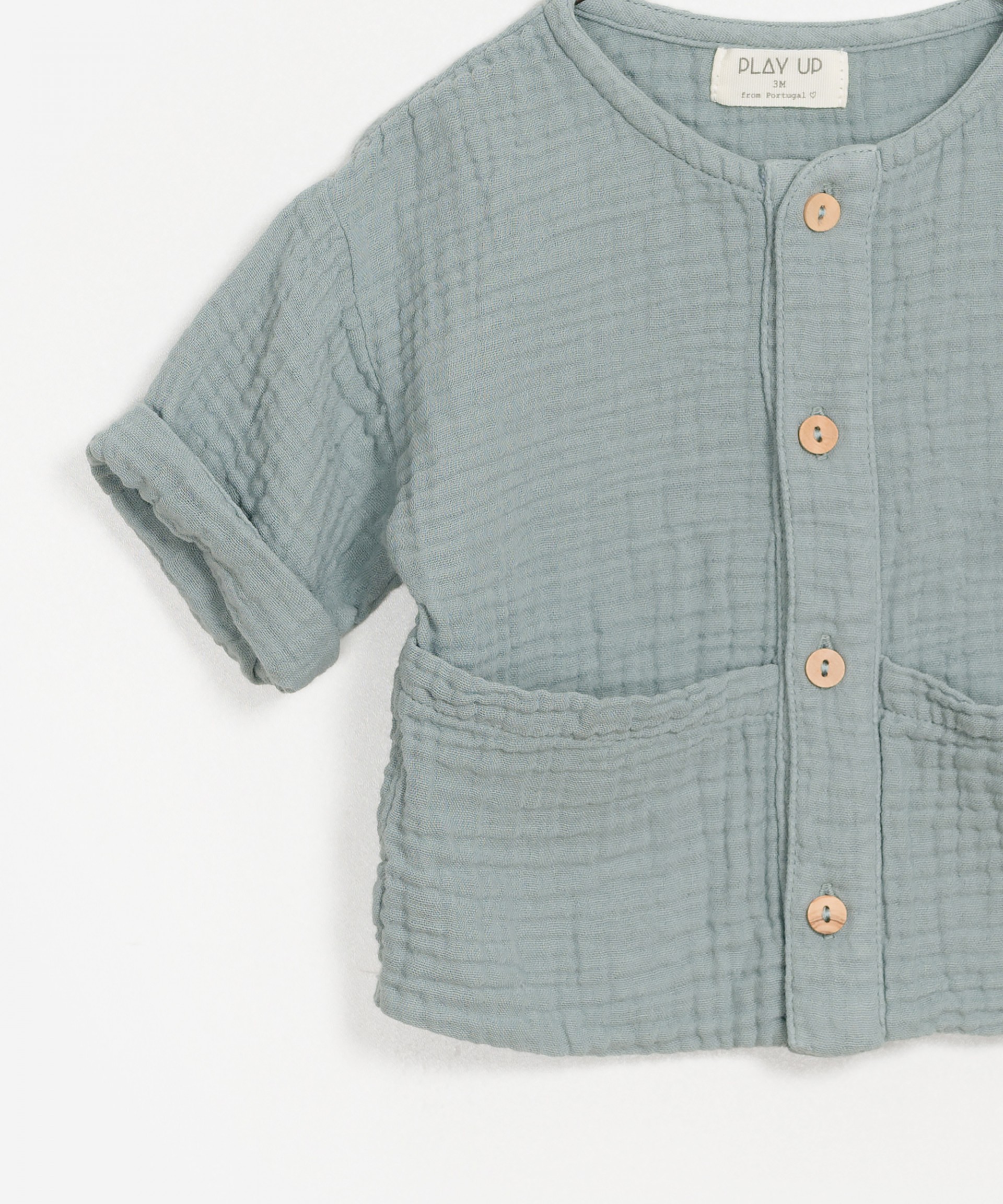 Camisa com relevo em algod�o org�nico