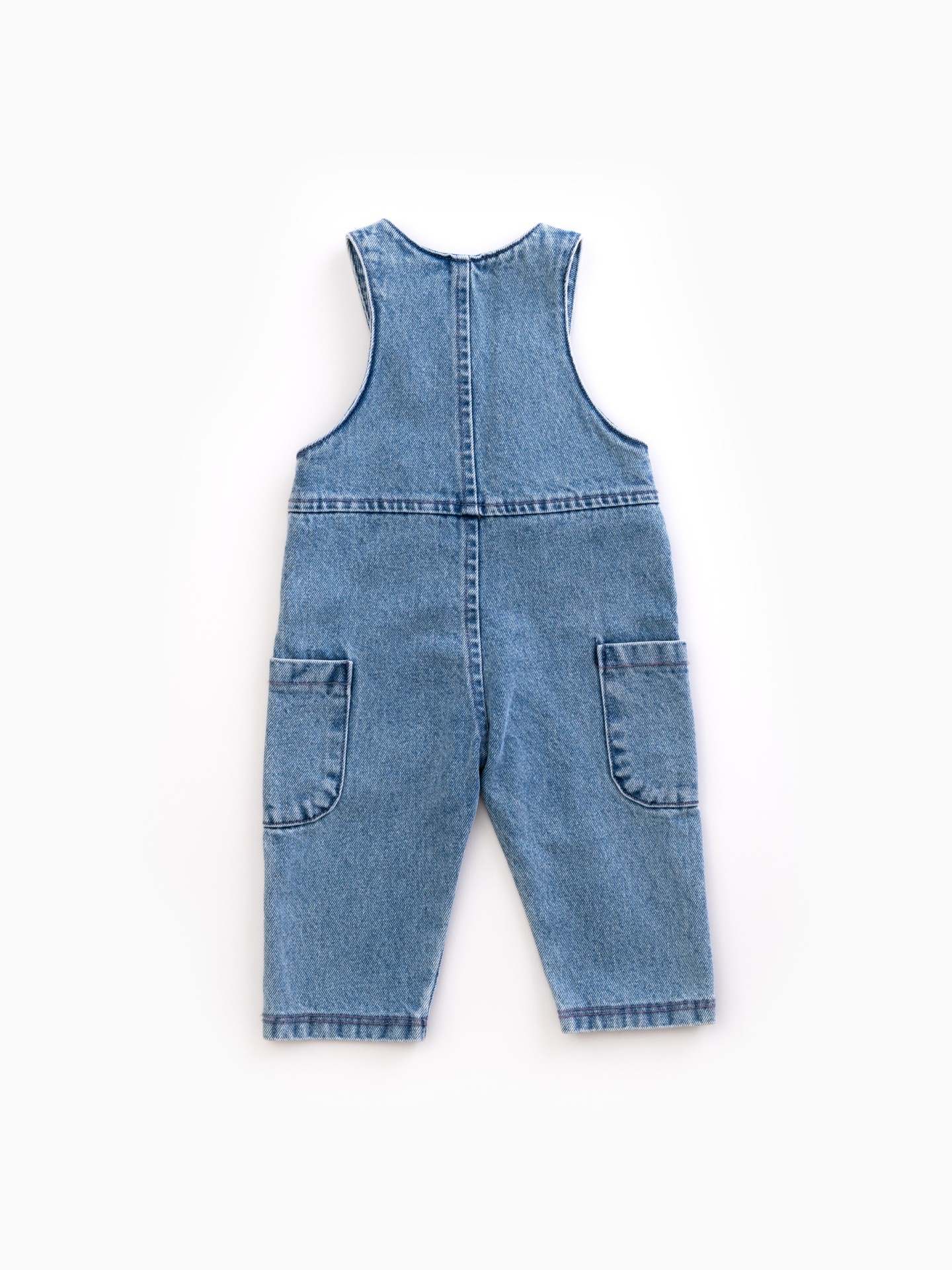 Jardineiras de ganga com botões