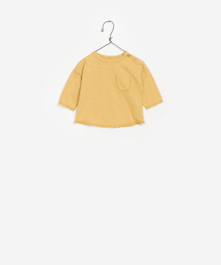 Camisola b�sica com bot�es