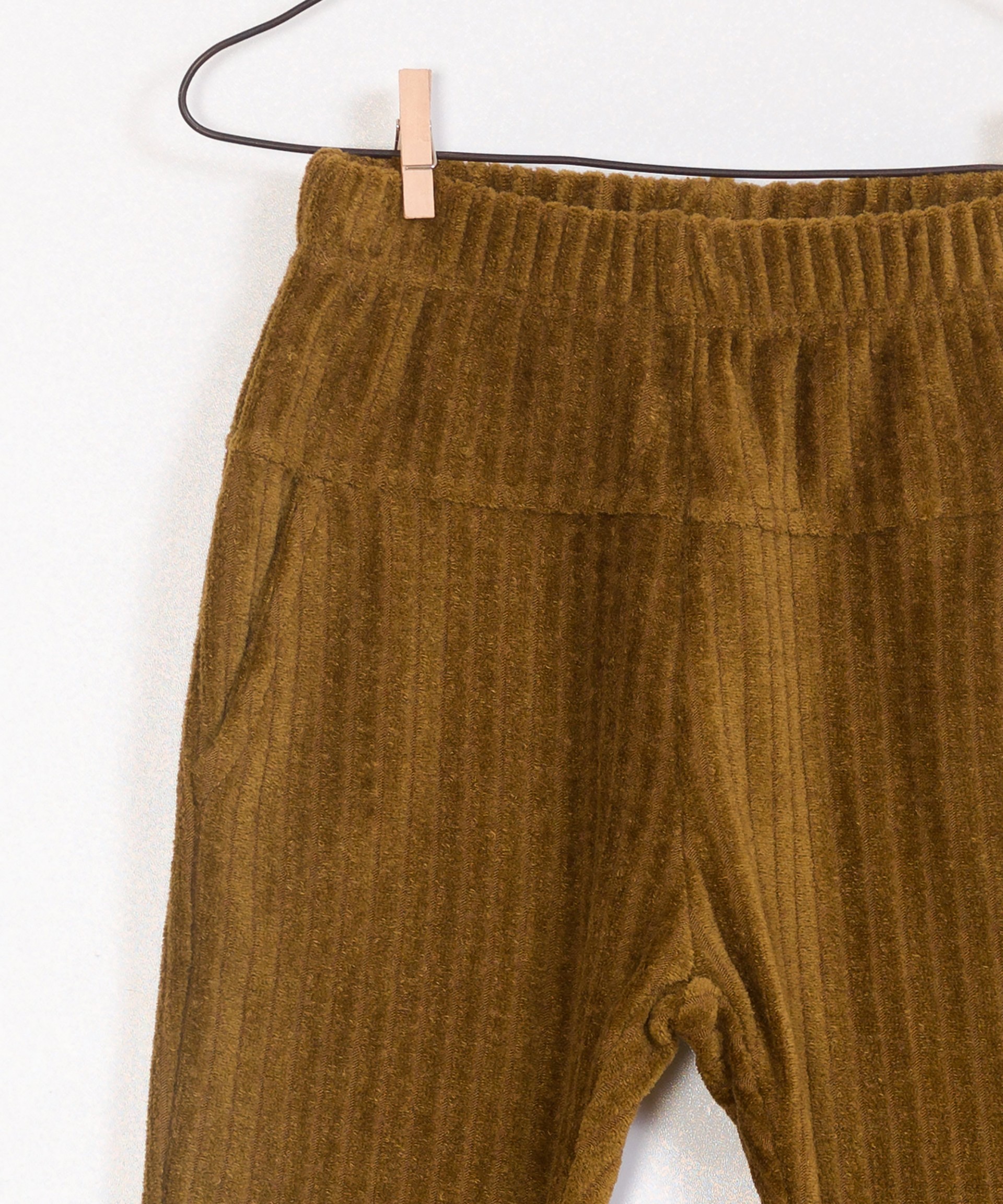 Cal�as dupla face, cintura subida e bolsos laterais