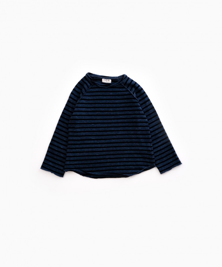 Camisola de manga comprida �s riscas