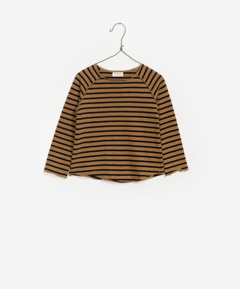 Camisola de manga comprida �s riscas