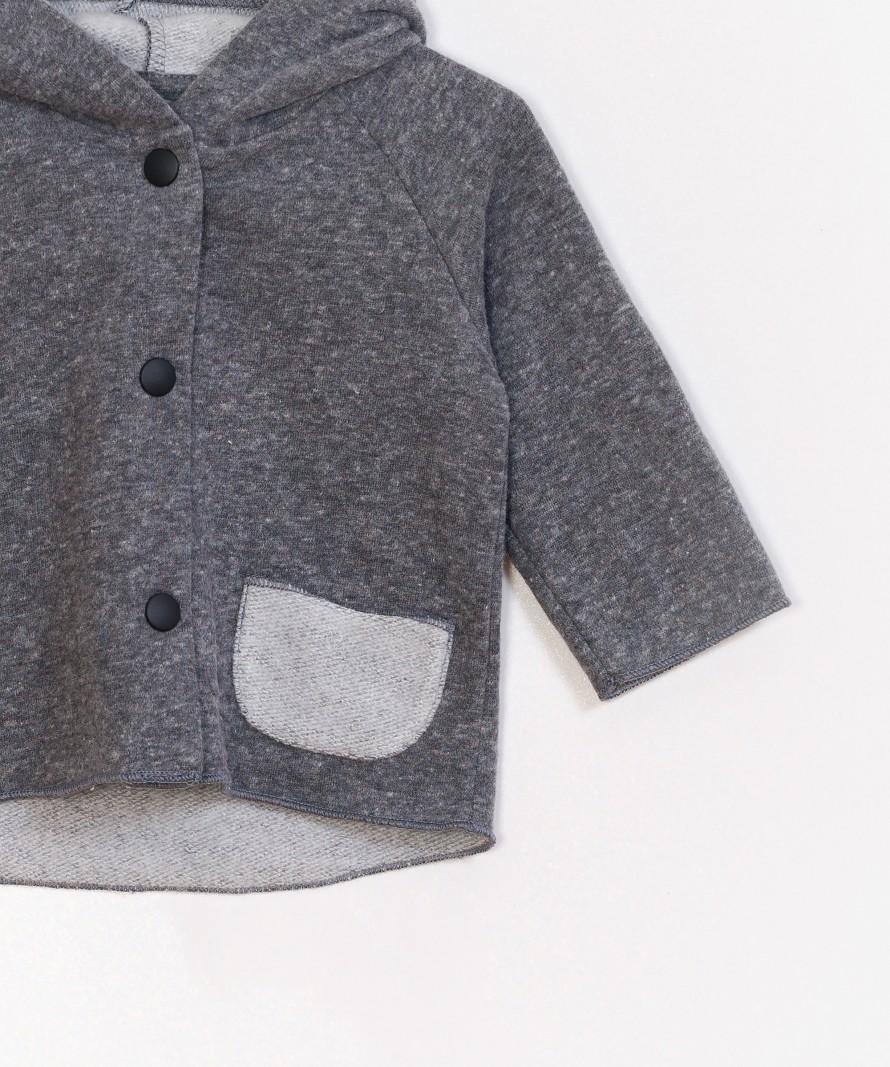 Casaco com capuz estampado allover