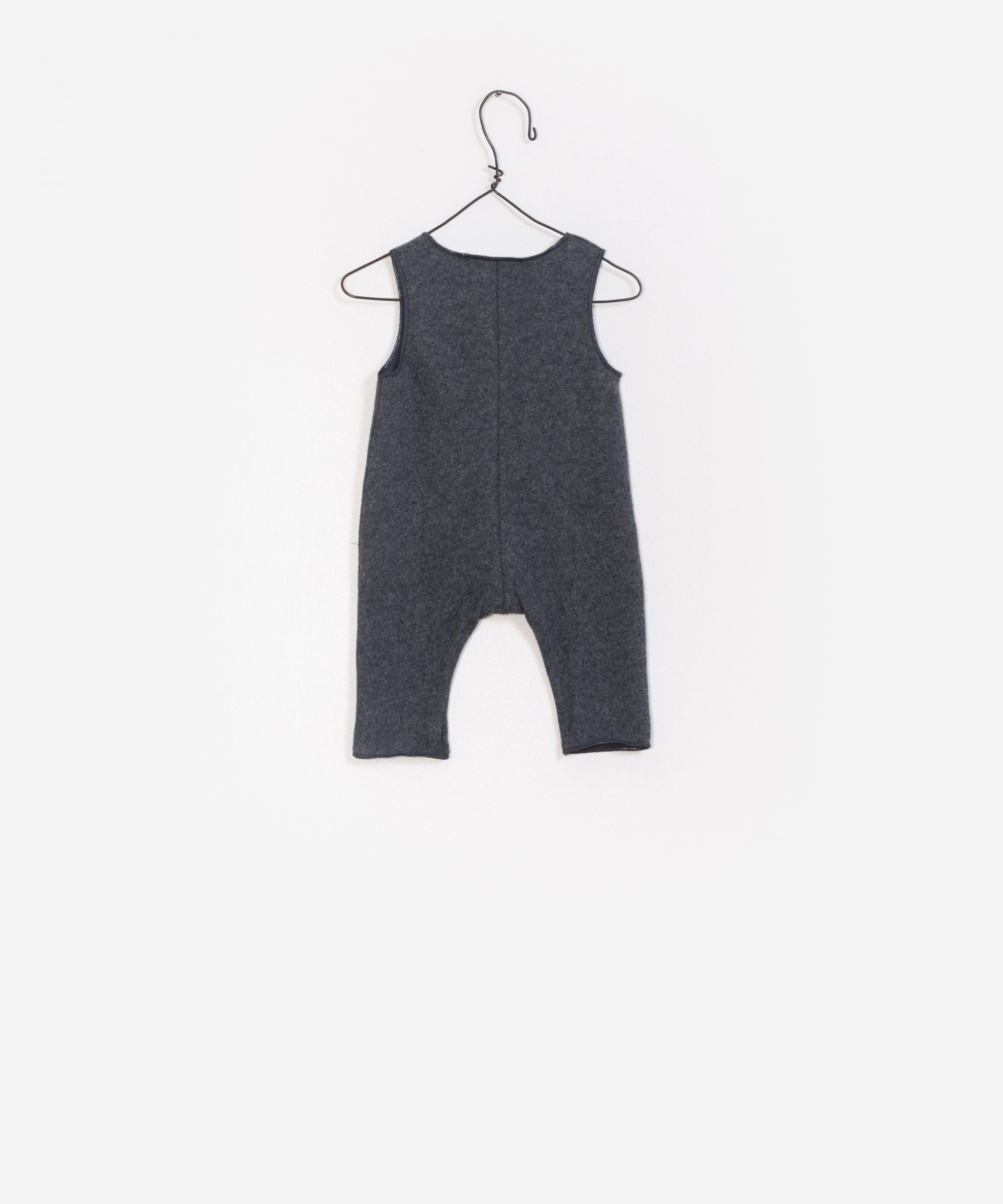 Macac�o bot�es rec�m nascido