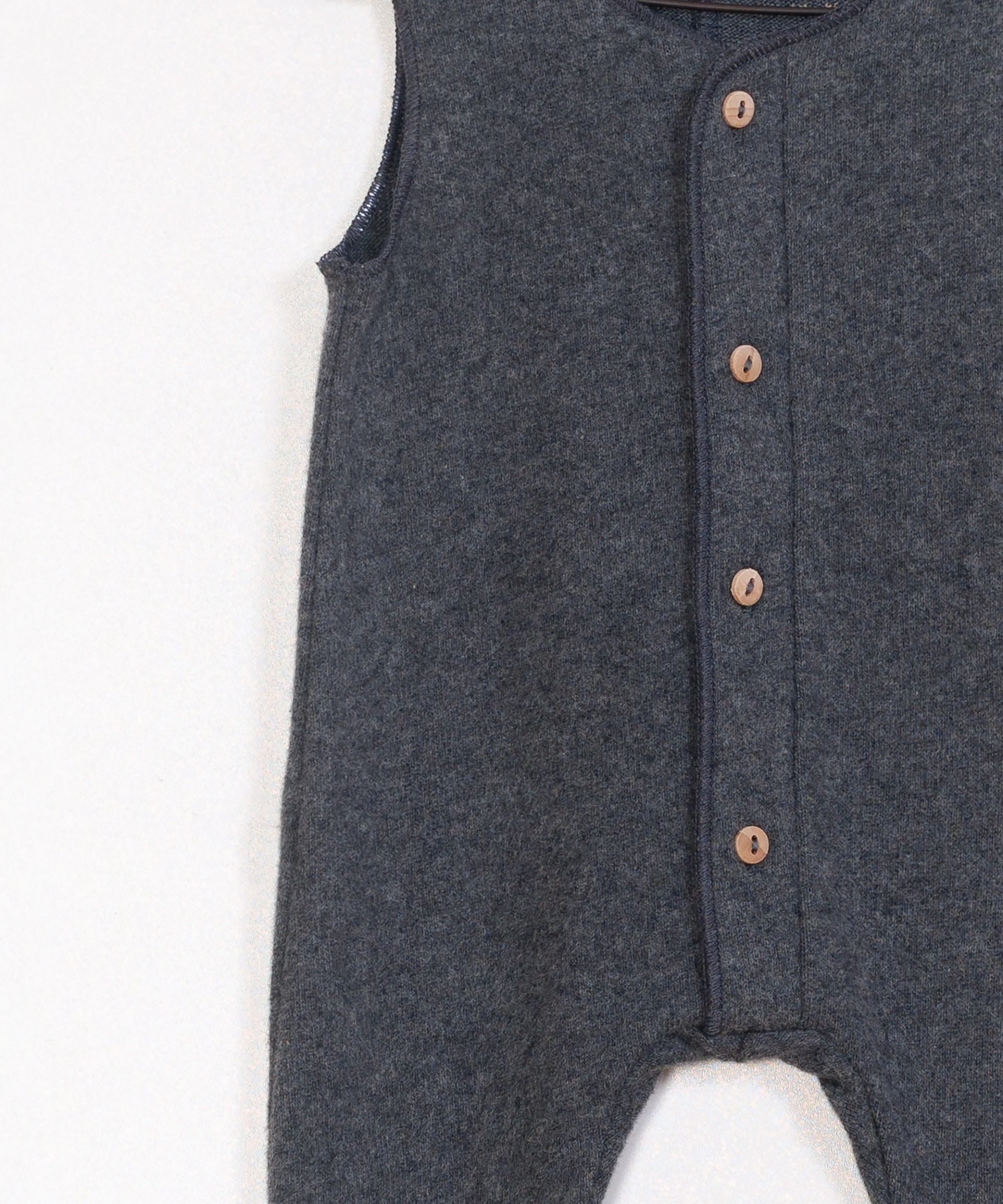 Macac�o bot�es rec�m nascido