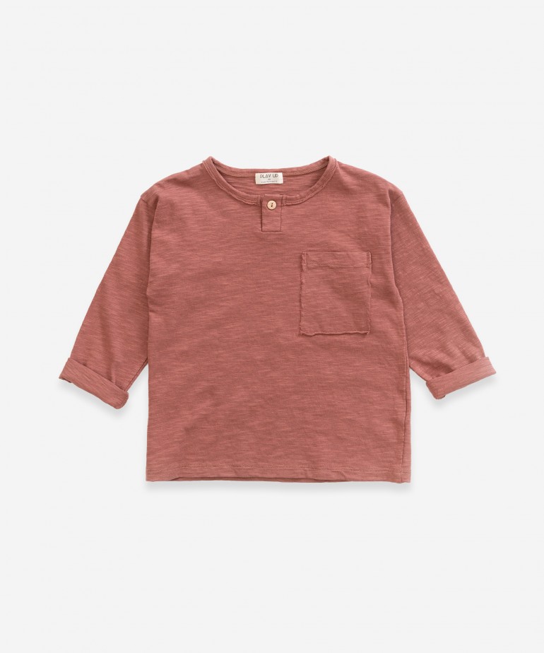 Long-sleeved t-shirt with pocket