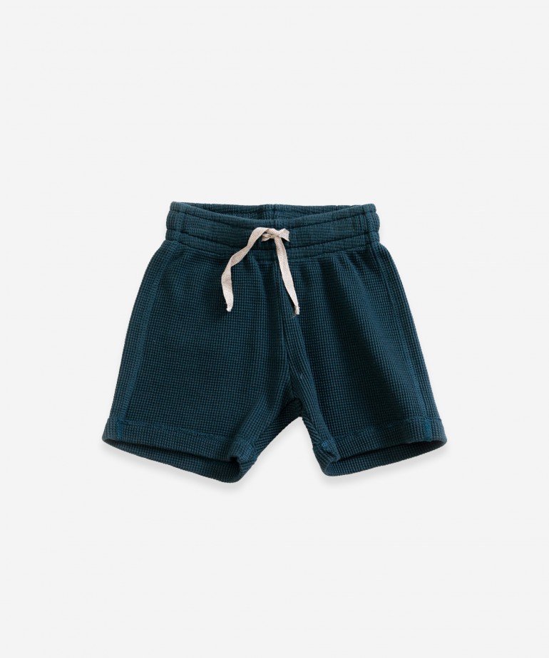 Shorts with back pocket
