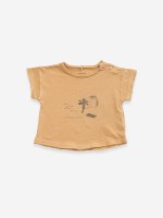 Camiseta con abertura en el hombro