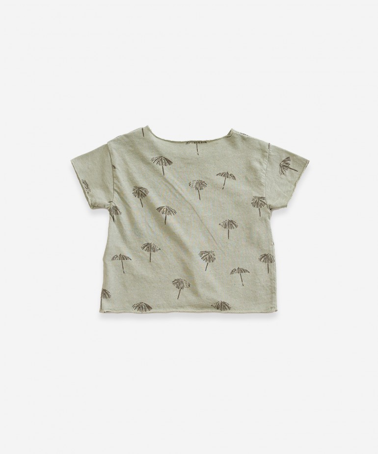 Camiseta con estampado de sombrilla