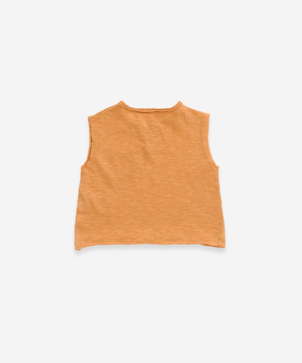 Sleeveless t-shirt 