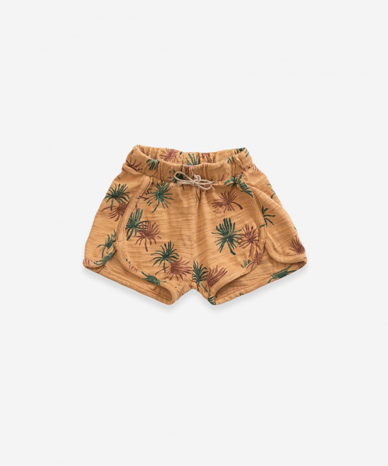 Shorts with palmtree print
