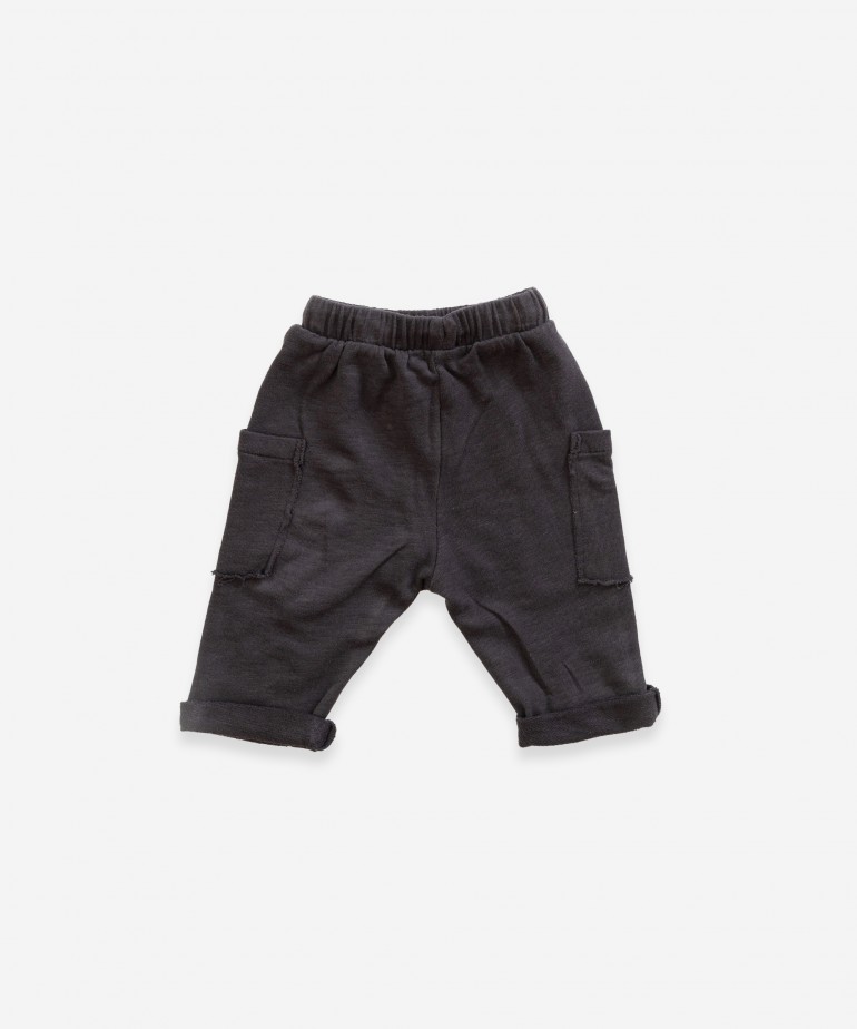 Pantal�n con bolsillos laterales