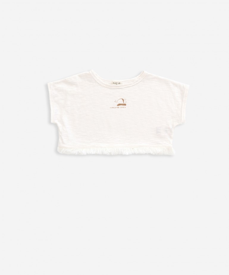 T-shirt curta com franjas