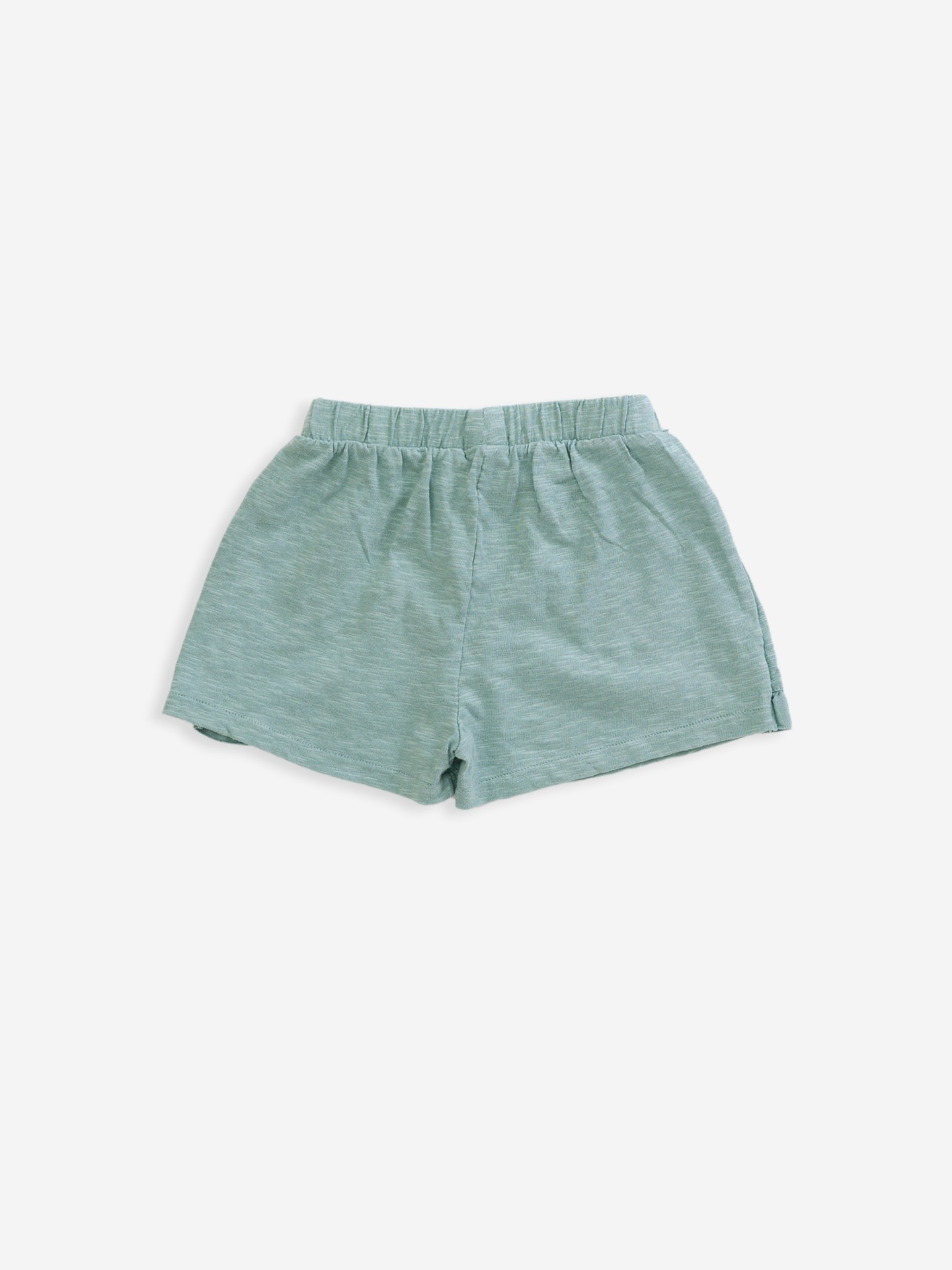 Calção com aplicação de folho