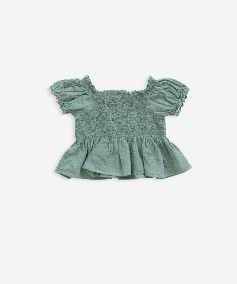 Blusa com malha el�stica