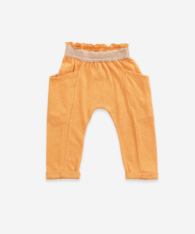 Cal�a com el�stico de efeito tricotado