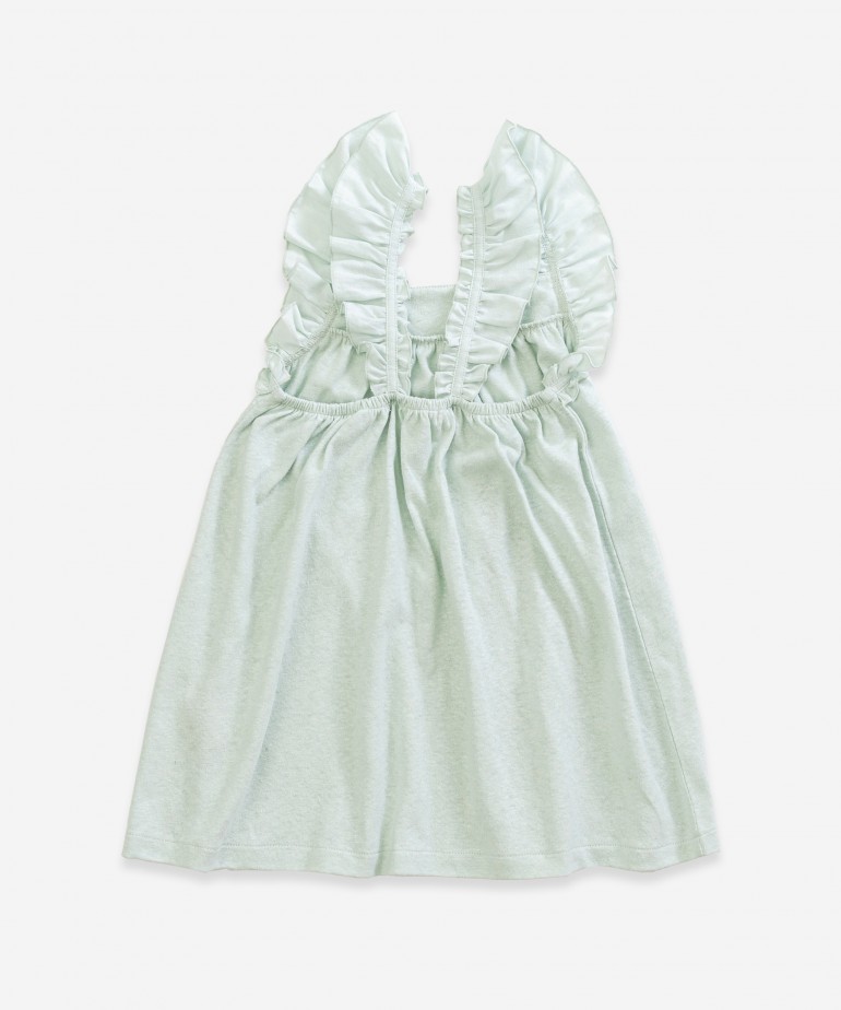 Vestido de al�as com folhos