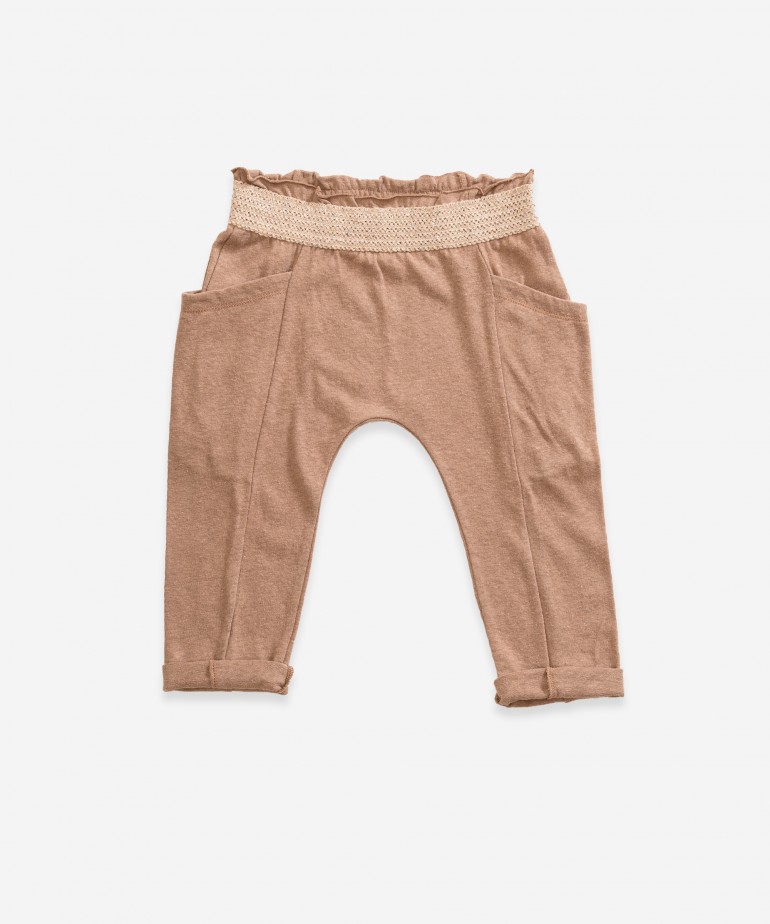 Cal�a com el�stico de efeito tricotado