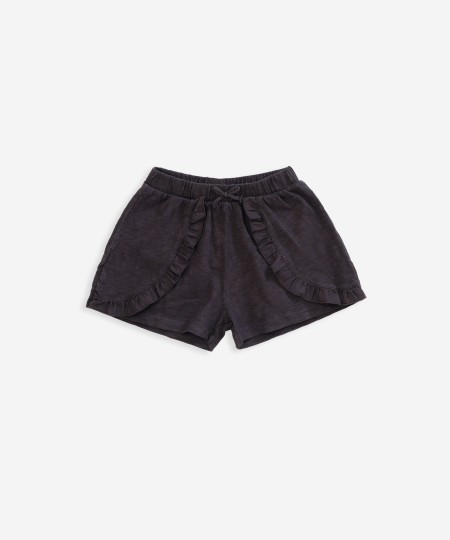 Pantal�n corto con volante