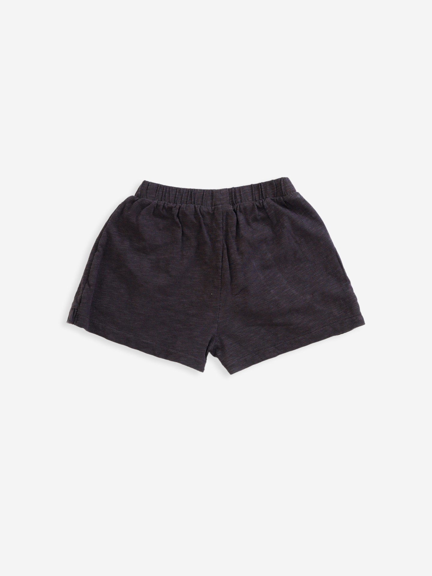 Calção com aplicação de folho