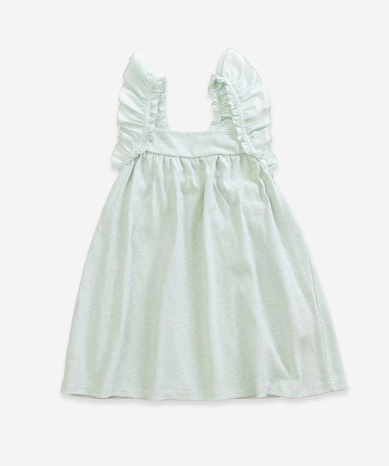 Vestido de al�as com folhos