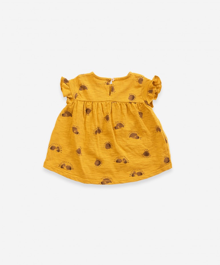 Camiseta con estampado de sol