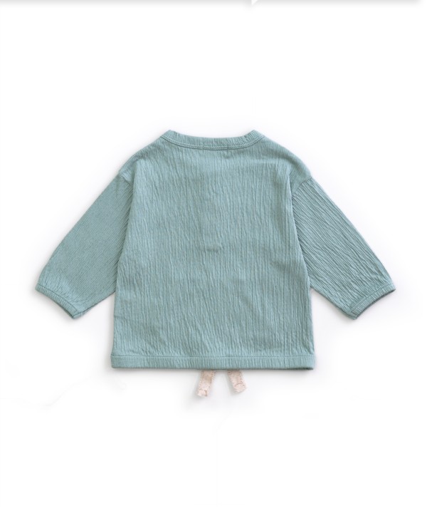 Long-sleeved shirt with pocket