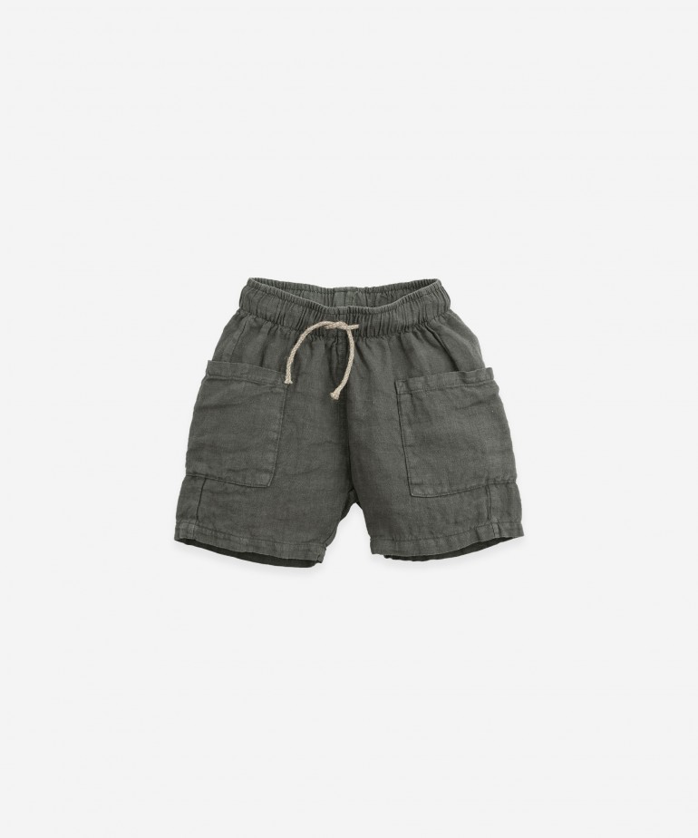 Linen shorts with a cord