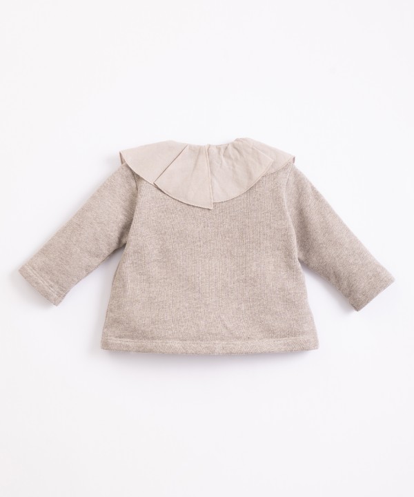 Camisola com gola em tecido