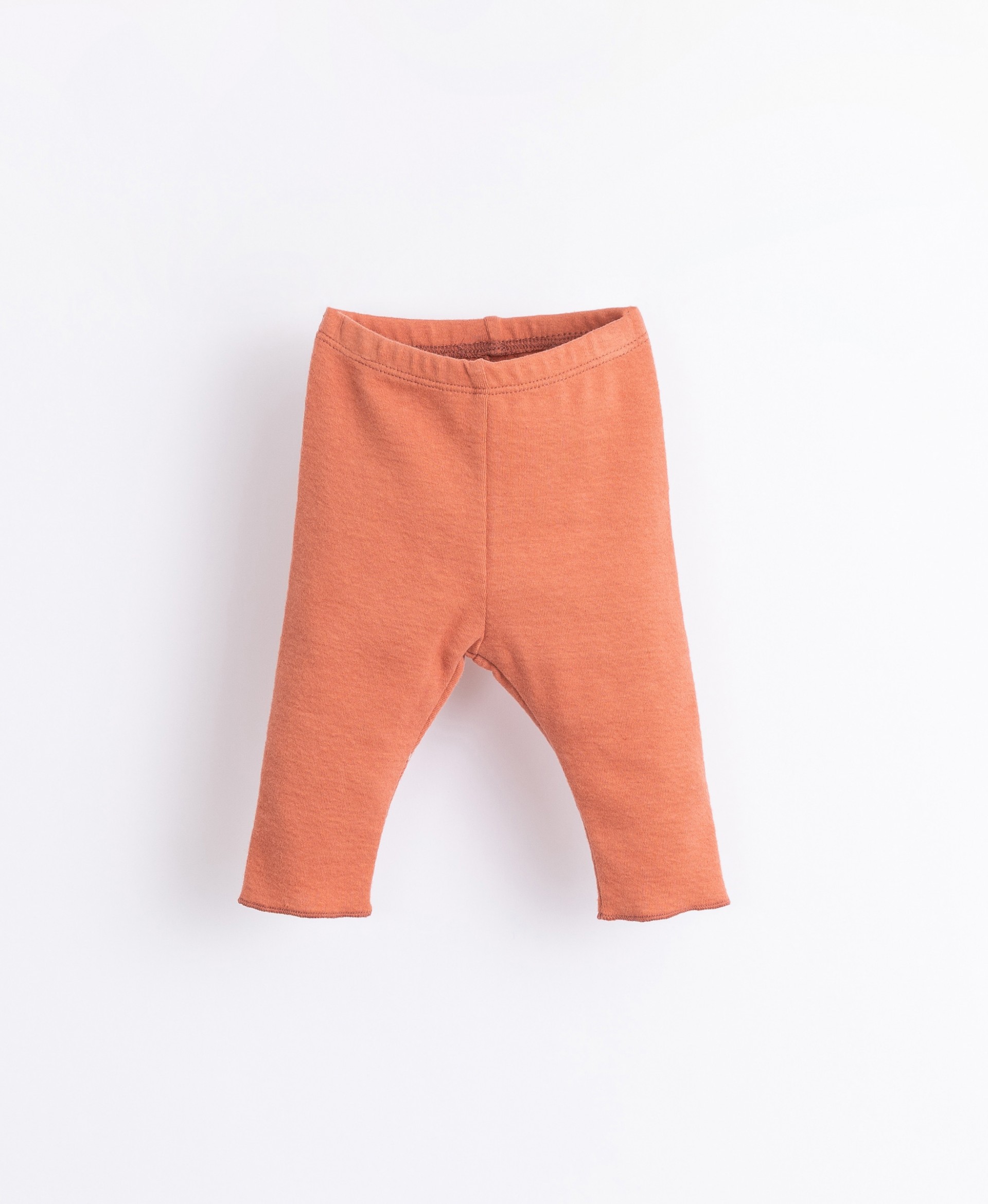 Leggings lisci con fibre riciclate | Illustration