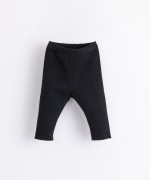 Plain leggings with recycled fibres | Illustration