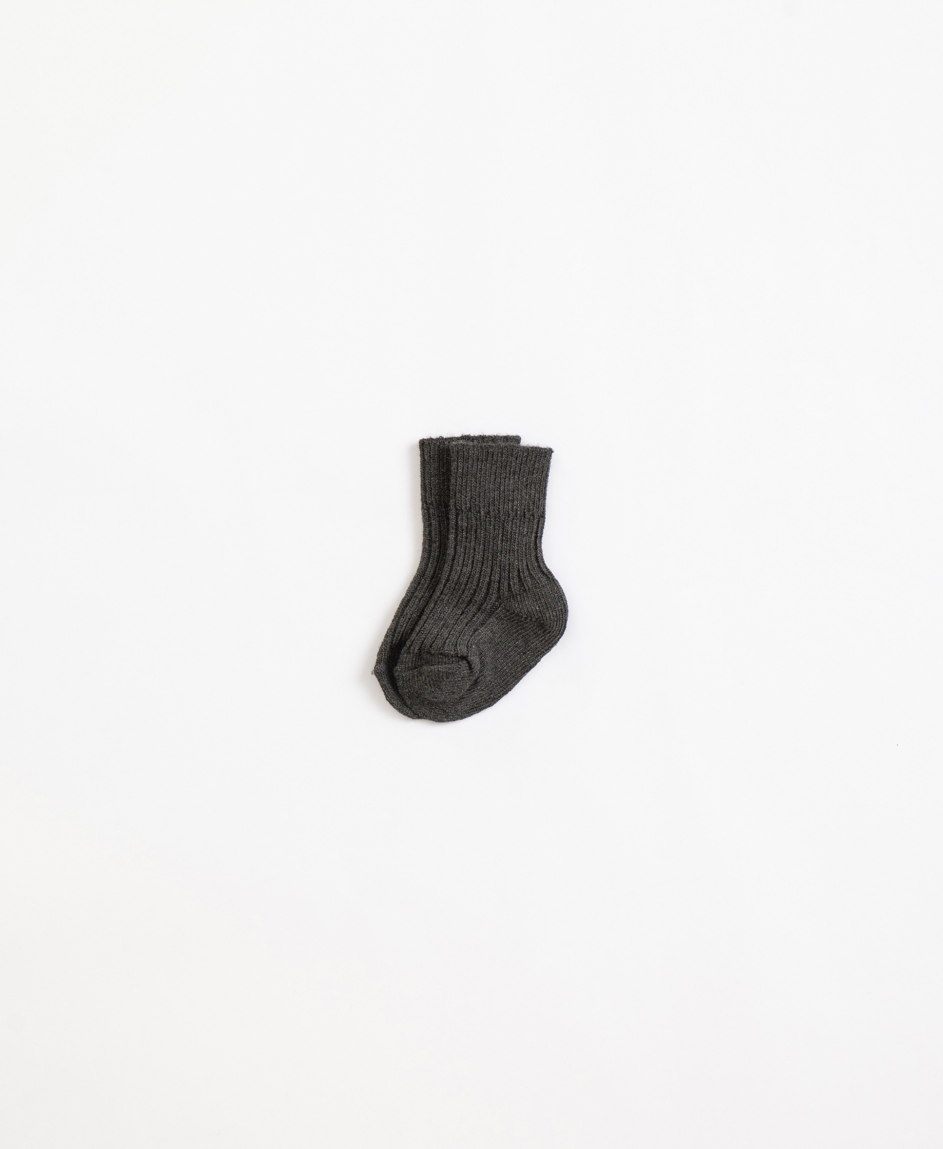 Ribbed socks| Illustration