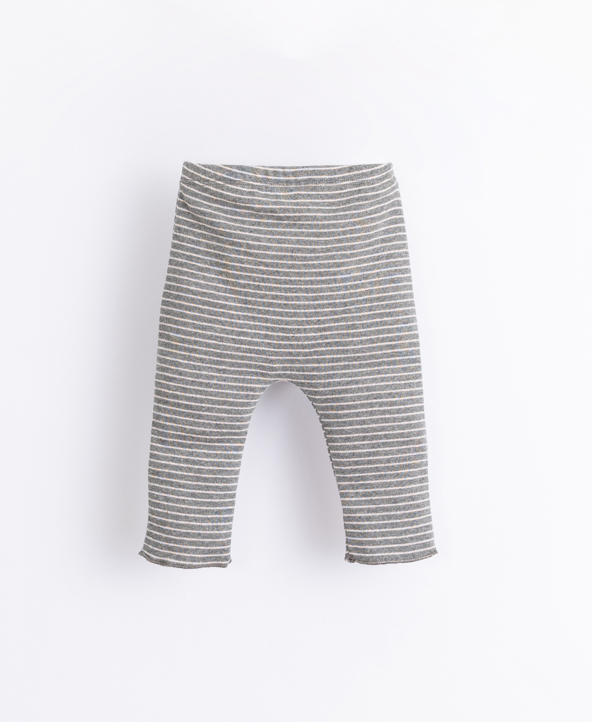 Striped leggings with recycled fibres | Illustration