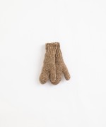 Gloves with recycled fibres | Illustration