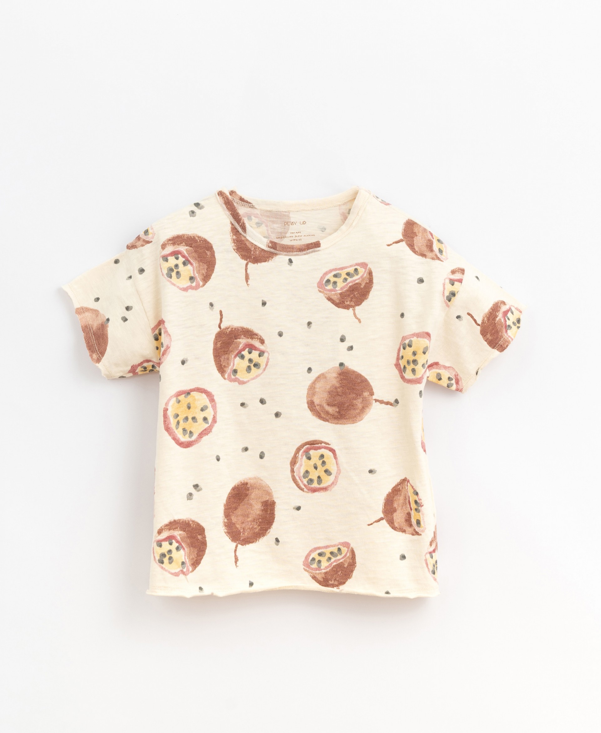 T-shirt with passion fruit print | Basketry