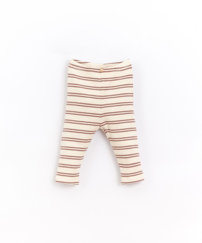 Leggings with blend of organic cotton and recycled cotton