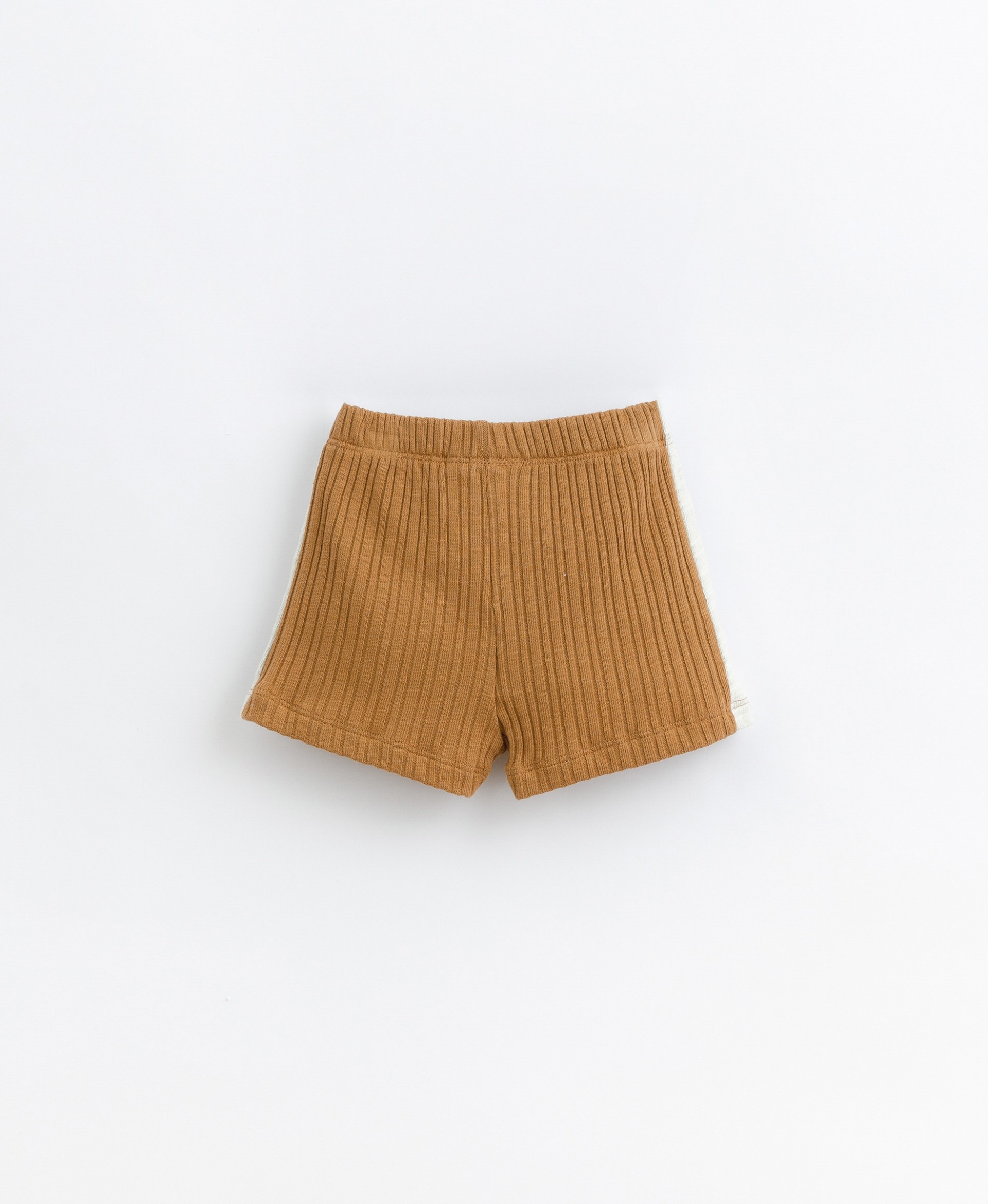 Shorts with contrasting in-set | Basketry