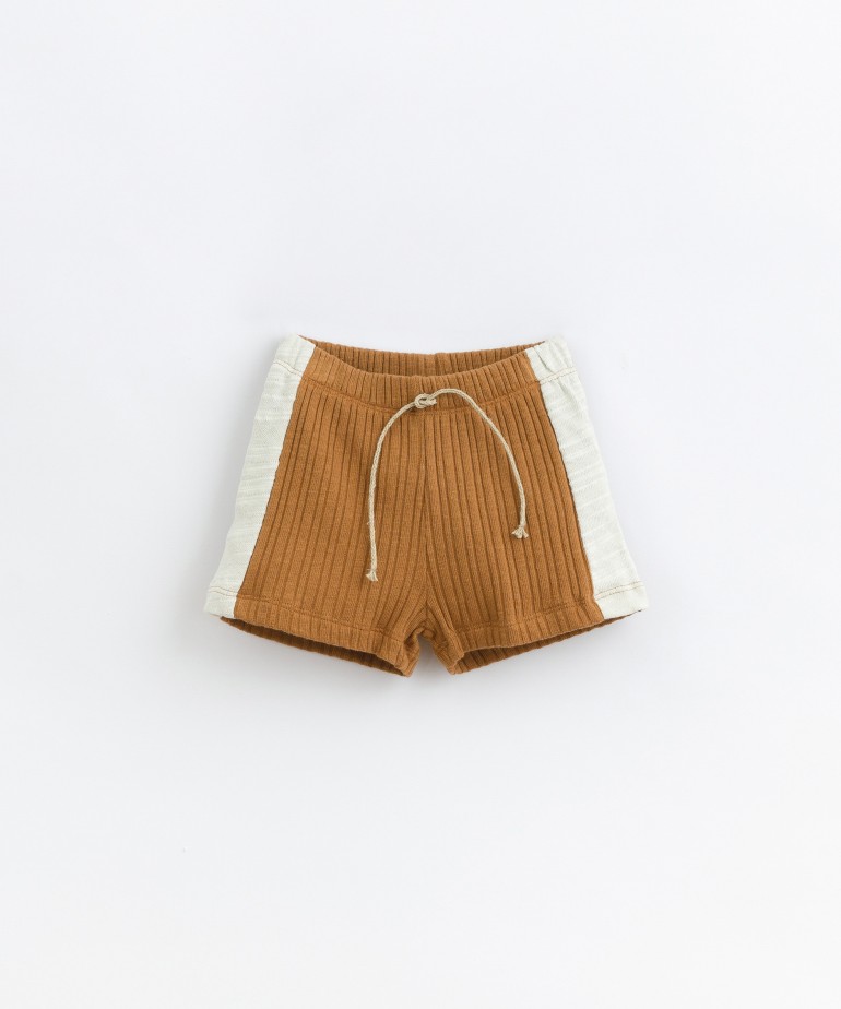 Pantalones cortos en punto de canalé de algodón orgánico