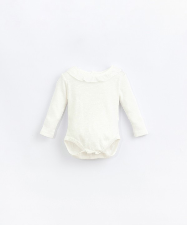 Body with fabric collar detail