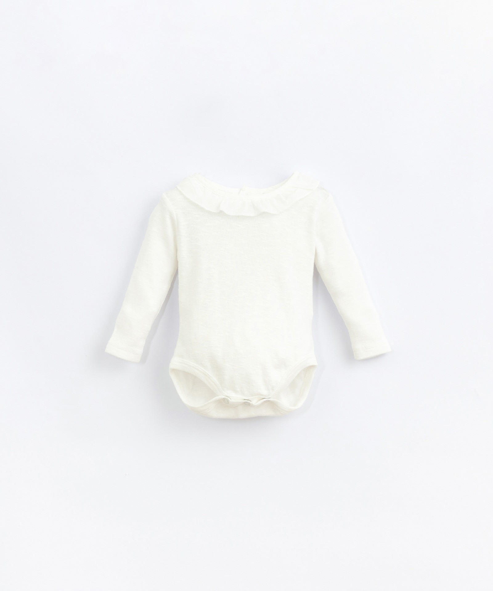 Body with fabric collar detail