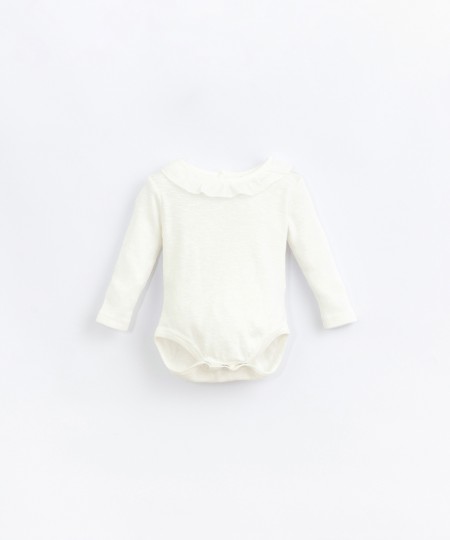 Body with fabric collar detail