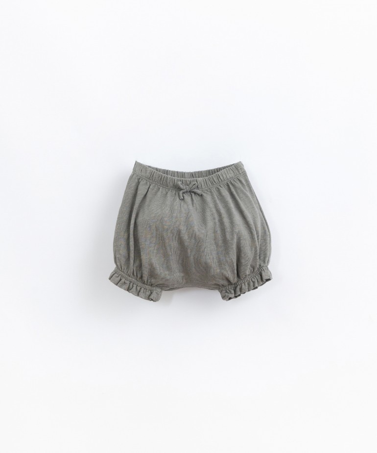 Short shorts in organic cotton