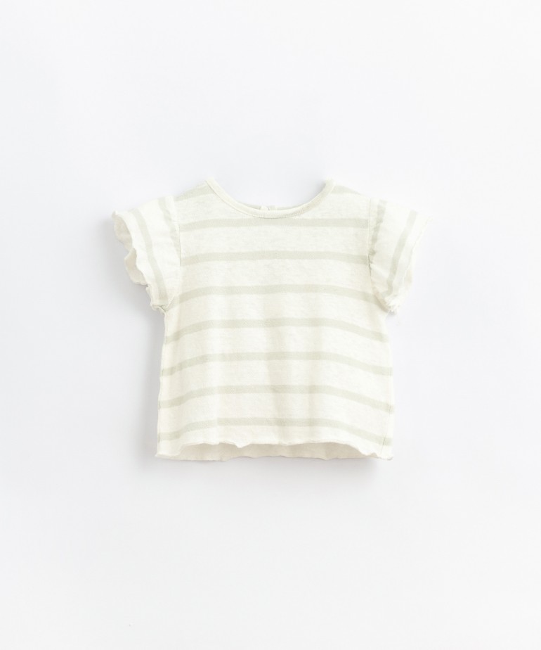 Striped t-shirt with back opening