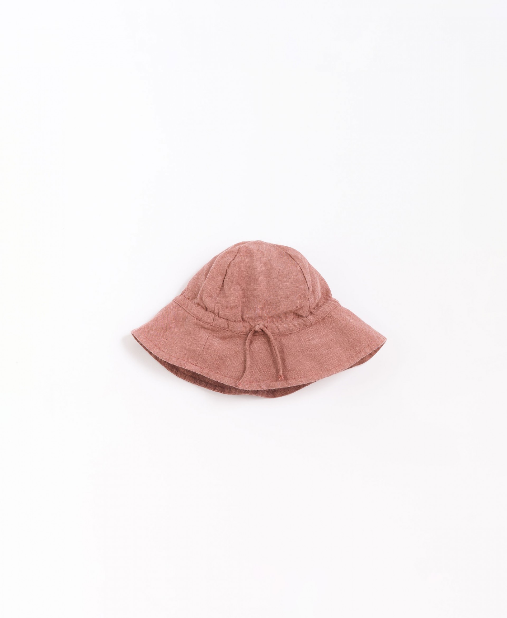 Linen hat with brim | Basketry