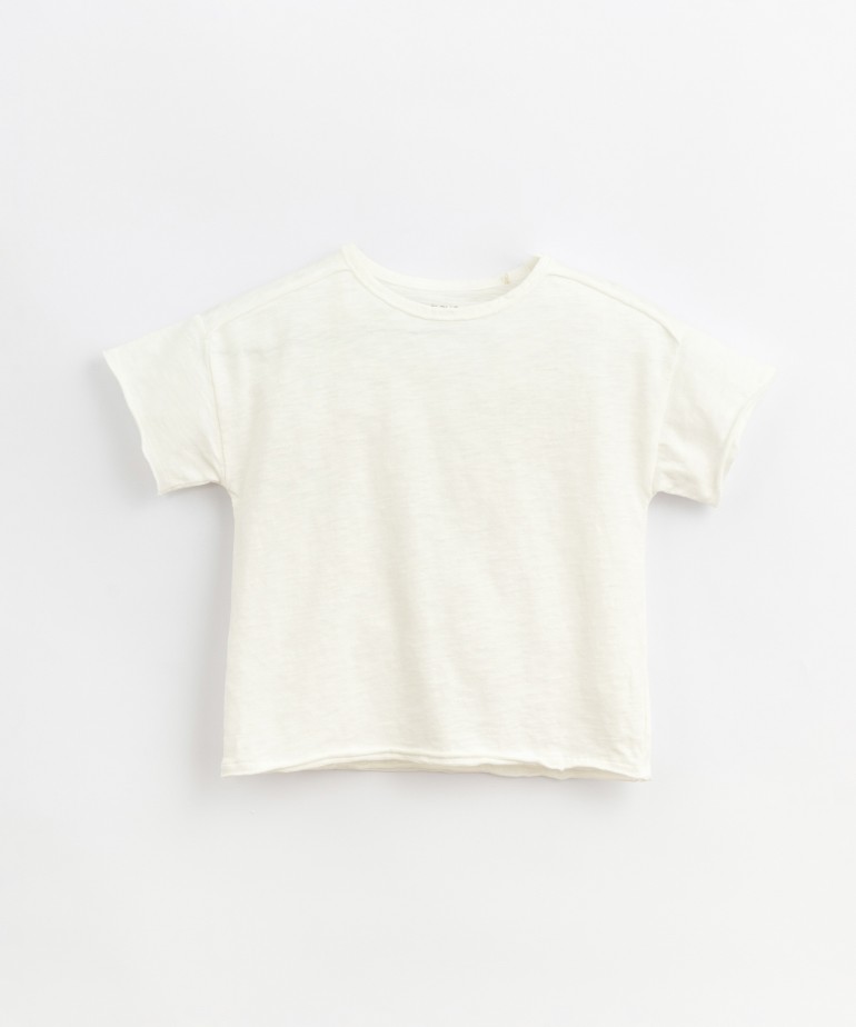 T-shirt em algodão orgânico com pormenor nos ombros