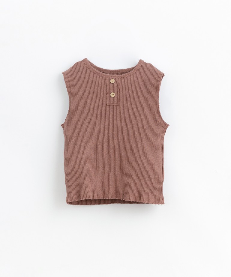 Sleeve-less T-shirt in organic cotton
