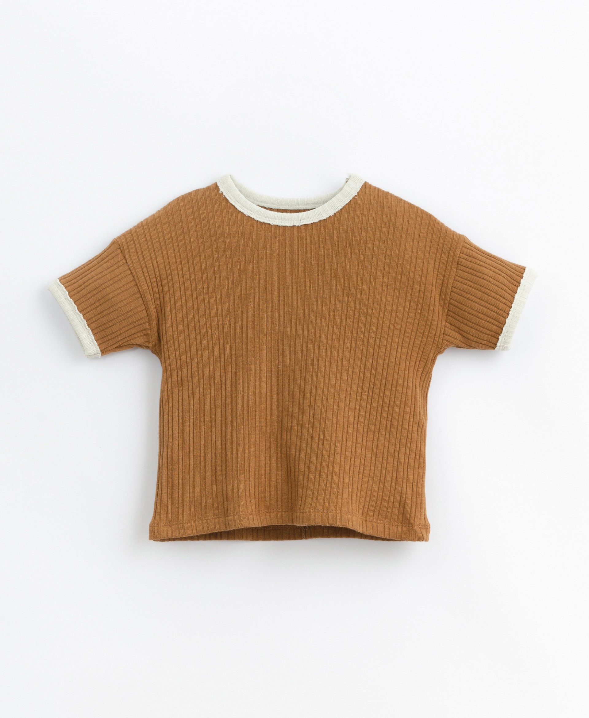 T-shirt with contrasting details | Basketry