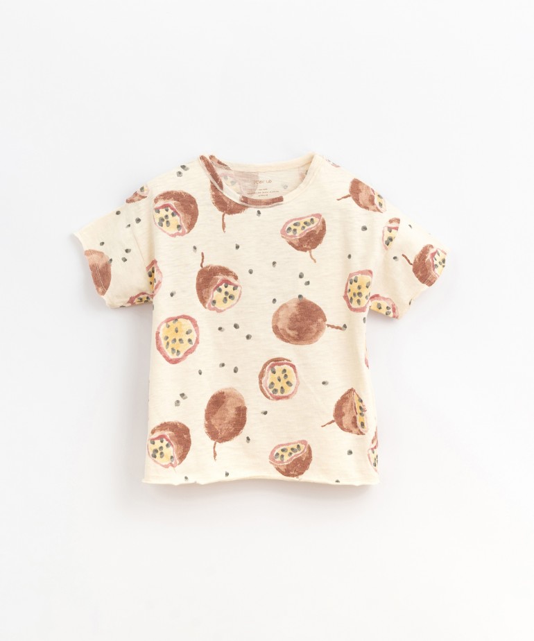 T-shirt in organic cotton and passion fruit print