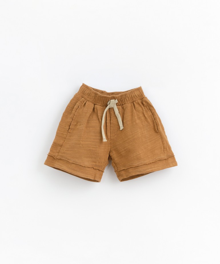 Shorts in blend of organic cotton and recycled cotton