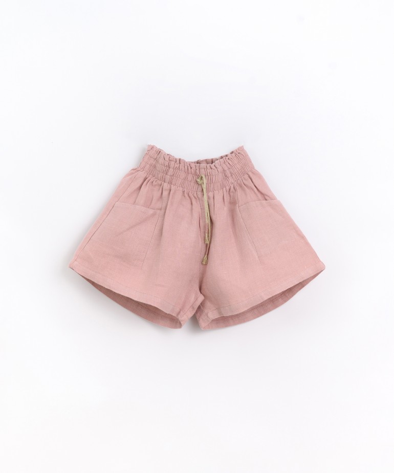 Pantalones cortos de lino con cordón decorativo